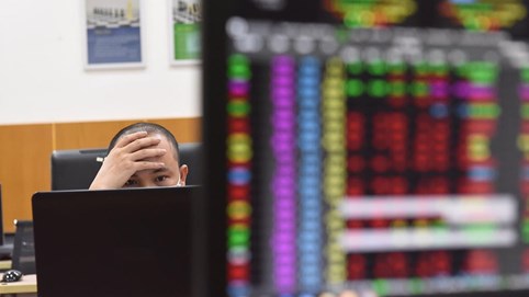 Chứng khoán 14/11: 246 mã giảm sàn, khối ngoại 'bắt đáy' mua ròng hơn 1.600 tỷ