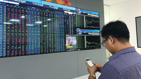 Chứng khoán 21/11: Thanh khoản yếu, VN-Index đứt chuỗi tăng 3 ngày liên tiếp