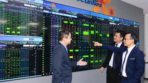 Chứng khoán 5/12: Thanh khoản mạnh, VN-Index áp sát mốc 1.100 điểm