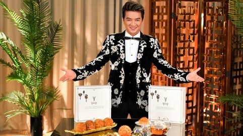 Đàm Vĩnh Hưng kinh doanh bánh trung thu thương hiệu riêng