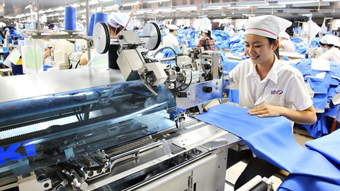 Tăng trưởng GDP 9 tháng đầu năm thấp kỷ lục trong vòng 20 năm, nhưng Việt Nam vẫn thuộc hàng top ở ASEAN