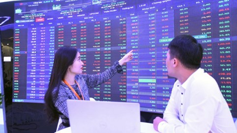 Khối ngoại bán ròng 1.400 tỷ đồng, VN-Index giảm gần 44 điểm