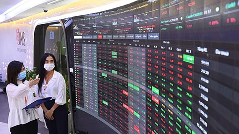 Tài khoản chứng khoán mở mới thấp kỷ lục