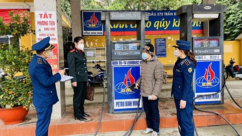 Bộ Công Thương kiến nghị giảm 50% thuế bảo vệ môi trường với xăng dầu