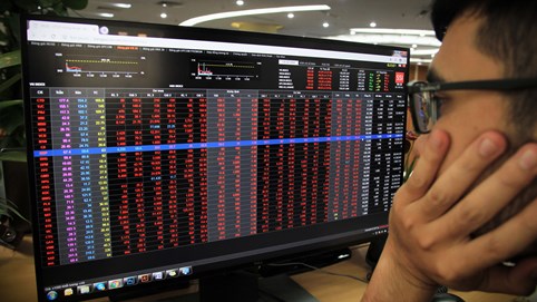 Chứng khoán 19/3: VN-Index giảm gần 7 điểm phiên cơ cấu danh mục ETF