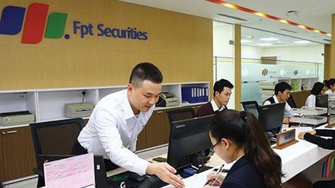 FPTS doanh thu đạt 33,5% trong khi lợi nhuận hoàn thành 37,3% kế hoạch năm