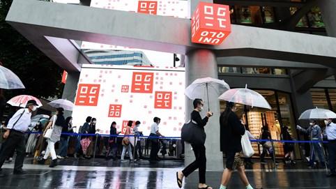 Uniqlo mất gần một nửa lợi nhuận ròng vì Covid-19