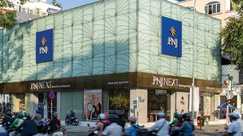 Bán lẻ trang sức gặp khó, mảng vàng miếng giúp PNJ giải bài toán doanh số nhưng phải hy sinh biên lợi nhuận