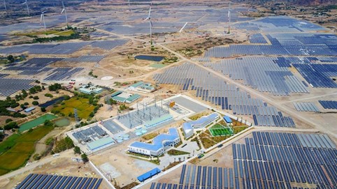 Dòng vốn nghìn tỷ đồng trợ lực cho cuộc chơi điện mặt trời của Trung Nam Group