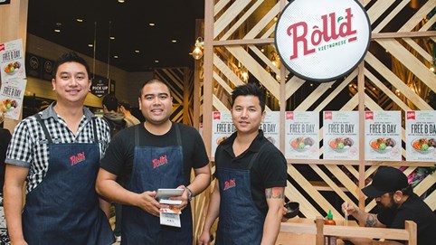 Xuất thân từ gia đình nghèo khó, chàng trai gốc Việt tiết lộ bí quyết xây dựng chuỗi nhà hàng gỏi cuốn khắp các trung tâm thương mại lớn nhất nước Úc