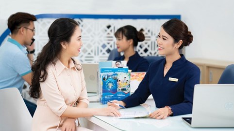 Chứng khoán 3/11: Cổ phiếu Bất động sản nằm sàn la liệt, nhóm Ngân hàng “còng lưng” gánh VN-Index phiên thanh khoản lập kỷ lục