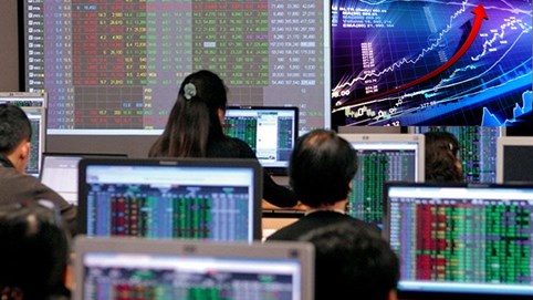 Chứng khoán 17/11: VN-Index neo sát đỉnh, tăng gần 10 điểm