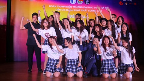 Đêm dạ hội De Novo 2022 chào đón tân sinh viên chất lượng cao Đại học Luật Hà Nội: Aurora-Chuyến hành trình chiêm ngưỡng cực quang