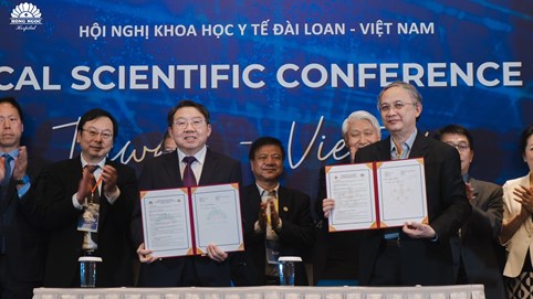 Bệnh viện Đa khoa Veterans Đài Bắc ký kết hợp tác và làm việc với Bệnh viện Đa khoa Hồng Ngọc