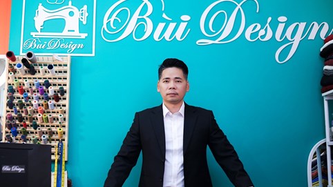 Nhà thiết kế Bùi Vinh Dũng: Đam mê tạo nên những bộ vest nữ cổ điển sang trọng và quý phái