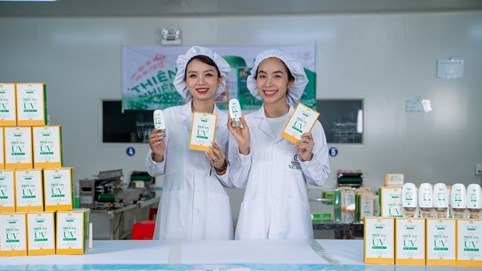 Bôi kem chống nắng bao nhiêu là đủ? Bao lâu nên bôi lại?