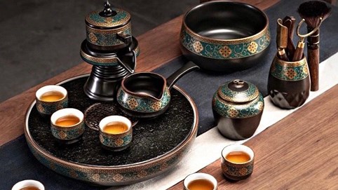 Gốm sứ Hakota: Phong cách hoàng gia trên đất Việt 