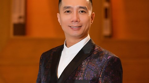 Đỗ Trịnh Hoài Nam - Người chắp cánh cho áo dài dân tộc bay xa