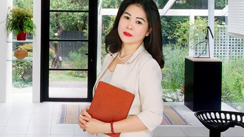 Chu Thị Hương Loan - Giám đốc Văn phòng AIA GA Hà Nội 12: “Khẩn tốc tiêm phòng vắc xin cho sức khỏe tài chính thời Covid-19!” 