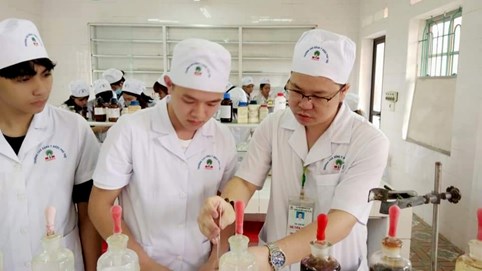 Trường Cao đẳng Y Dược Phú Thọ: Đẩy mạnh ứng dụng công nghệ trong đào tạo và nghiên cứu khoa học 