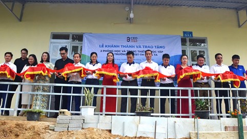 Câu lạc bộ CEO 1983 đồng hành cùng học sinh vùng cao