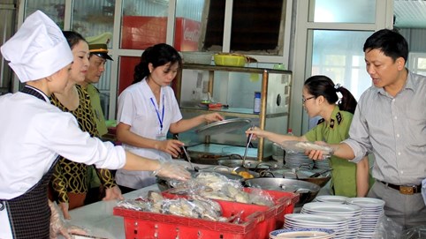 Hà Nội: Siết chặt bảo đảm an toàn thực phẩm dịp cuối năm