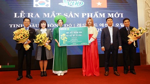 Tập đoàn Thương mại VTH Việt Nam ra mắt sản phẩm Tinh dầu thông đỏ