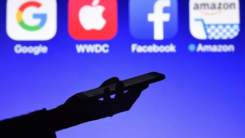 Thu thuế nghìn tỷ mỗi năm từ Facebook, Google: Mới như “muối bỏ bể”