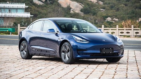 Xe điện Tesla vừa mở hàng tại Trung Quốc đã bán đắt như tôm tươi, 100.000 đơn chốt chỉ trong vòng vài tiếng