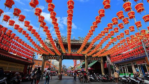 Châu Á đón Tết 2021 với thưởng ít, xài chi ly và cảnh giác với dịch