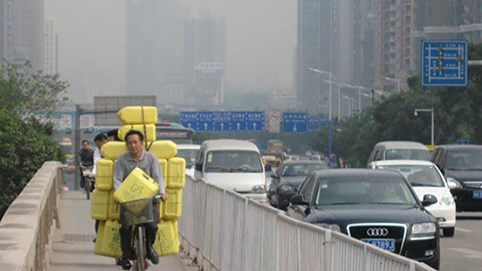 Chênh lệch giàu nghèo đe dọa nền kinh tế hậu Covid-19 của Trung Quốc