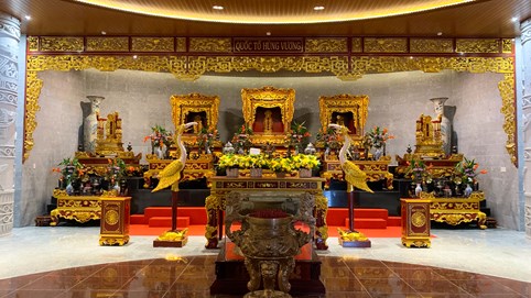 Khánh thành Đền thờ các Vua Hùng tại Cần Thơ thu hút khách hành hương cả nước