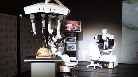 Nhật Bản thử nghiệm sử dụng công nghệ mạng 5G cho robot phẫu thuật