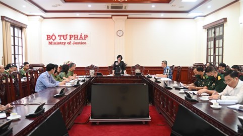 Đơn giản hóa thủ tục, đẩy mạnh thực hiện thủ tục hành chính trên môi trường điện tử