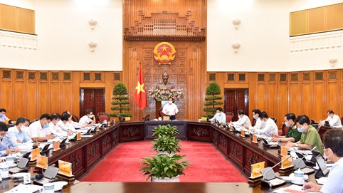 Thủ tướng: Mua vắc xin phòng Covid-19 là trường hợp cấp bách, phải thực hiện ngay