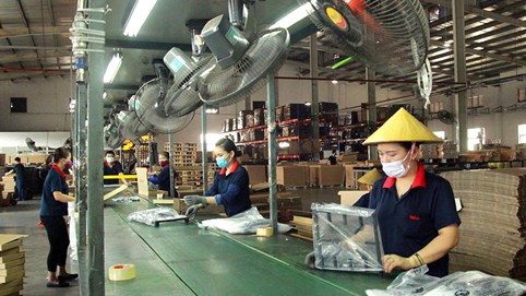 WB cảnh báo nguy cơ tiếp tục thu hẹp sản xuất do dịch Covid-19