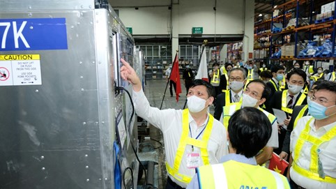 Gần 1 triệu liều vắc xin Chính phủ Nhật tặng đã tới sân bay Nội Bài