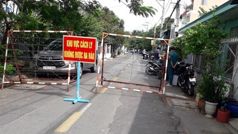 TP HCM phong tỏa thêm 6 khu vực, dừng taxi, giải tán chợ tự phát