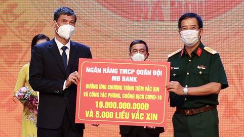 MB “tiếp sức” 10 tỷ đồng cùng Hà Nội chiến thắng Covid-19