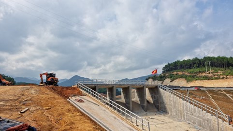 Quảng Ninh: Tháo gỡ khó khăn, đẩy mạnh giải ngân vốn đầu tư công