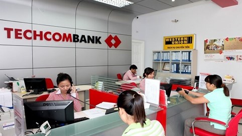 Lãi Techcombank 6 tháng tăng 19%, nợ xấu giảm 32%