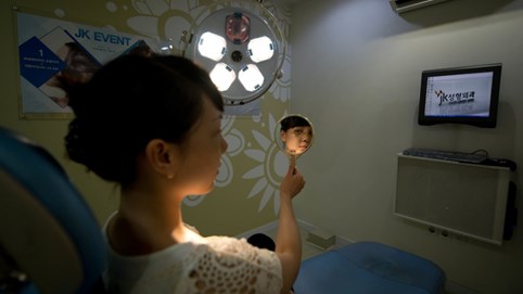 Áp lực phải trở nên xinh đẹp ở Hàn Quốc