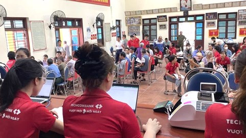 Techcombank gia tăng trải nghiệm, đồng hành cùng chính quyền và người dân giải phóng mặt bằng