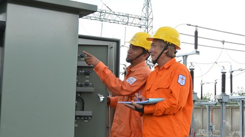 Điện một giá: Lợi cho người dùng nhiều, áp lực cho người nghèo?