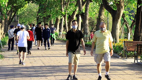 Hà Nội khuyến cáo người dân hạn chế ra khỏi nhà 