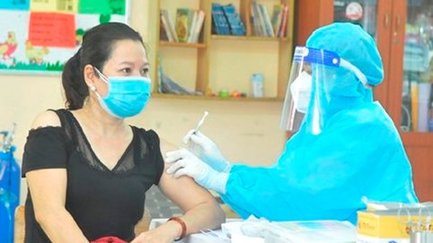 Gần 80% người trên 18 tuổi tại TP HCM đã được tiêm 1 mũi vắc xin phòng Covid-19