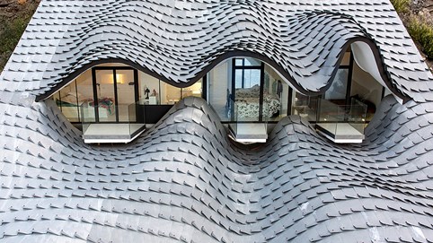 Ngôi nhà vảy rồng trên vách đá