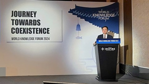 Ông Nguyễn Hồ Nam làm diễn giả tại Diễn đàn Tri thức Thế giới 2024