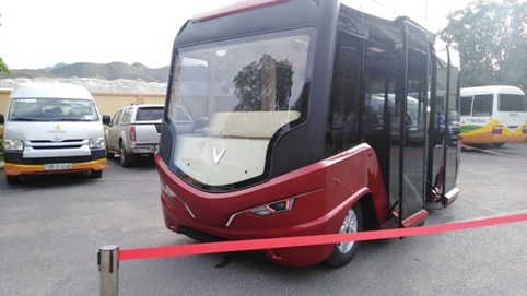 Xe buýt điện thí điểm của Vingroup ở TP HCMM giá vé từ 3.000 đến 7.000 đồng
