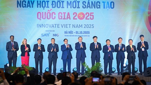 Tiếp tục đẩy mạnh ứng dụng AI, 'siêu cảng' Việt Nam SuperPort™ của T&T Group gây ấn tượng mạnh tại VIIE 2025